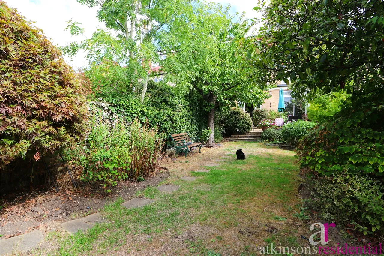 Berkeley Gardens, London, N21, photo 19