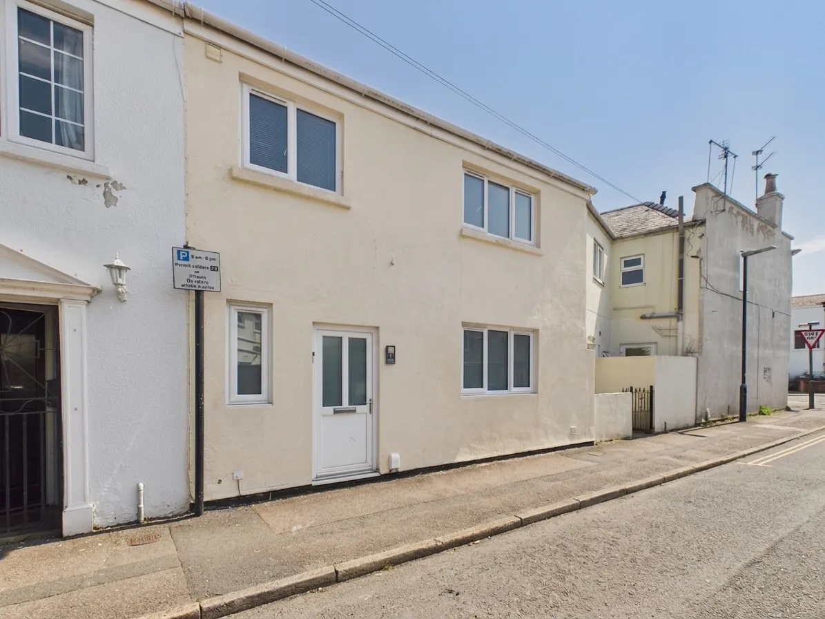 2 bed house for sale — Andover Road, Cheltenham, GL50 2TB