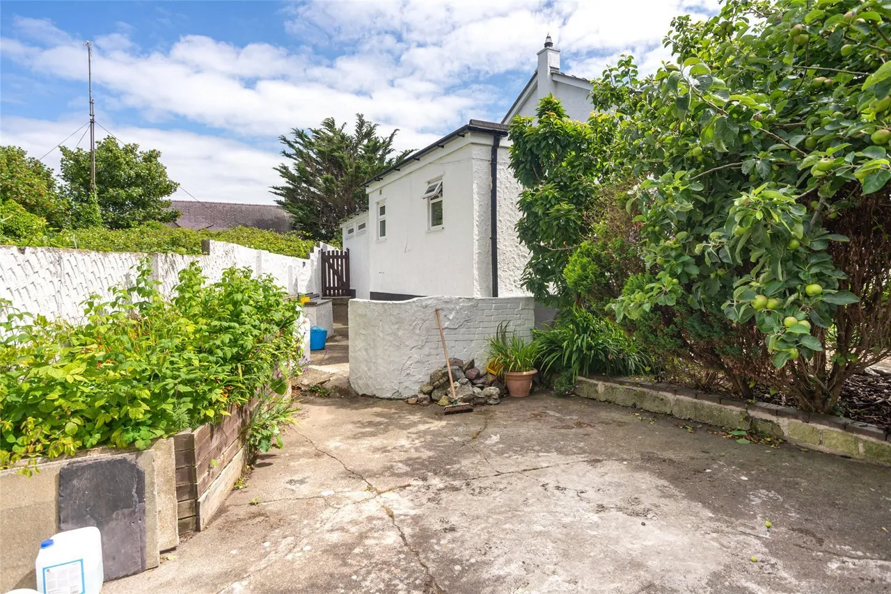 Cemaes Bay, LL67, photo 18
