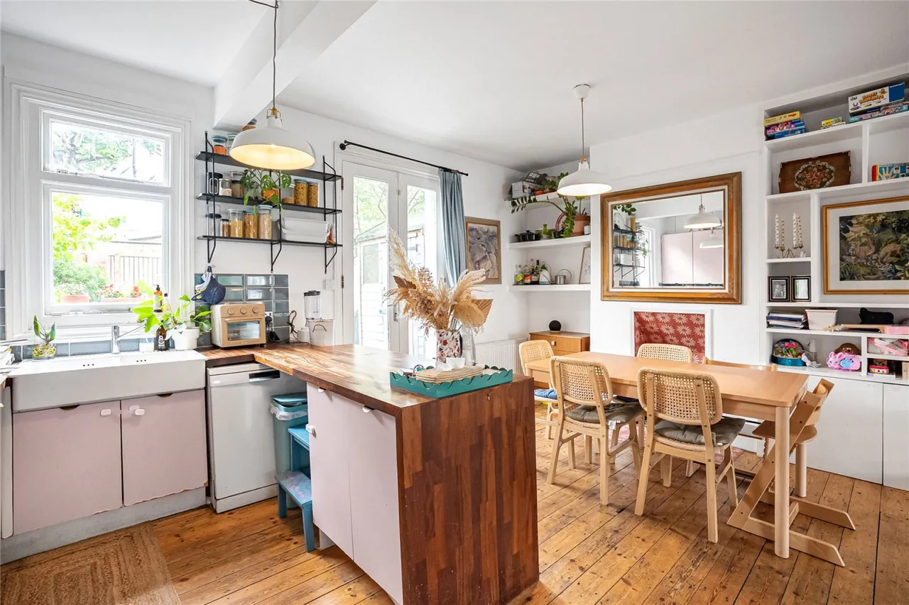 4 bed house for sale — Links Road, Tooting