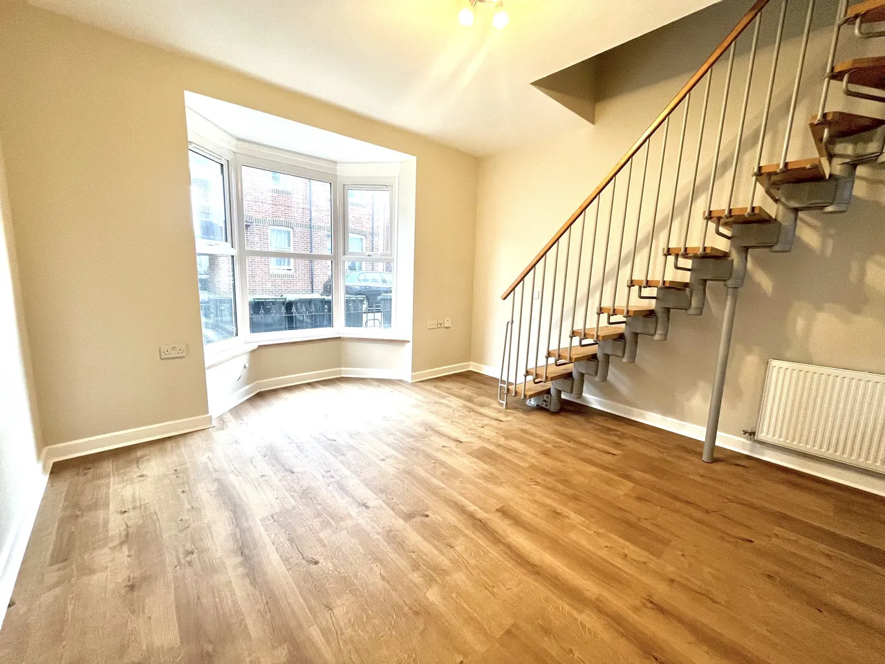 Spacious Two Bedroom Maisonette, DT4, photo 2