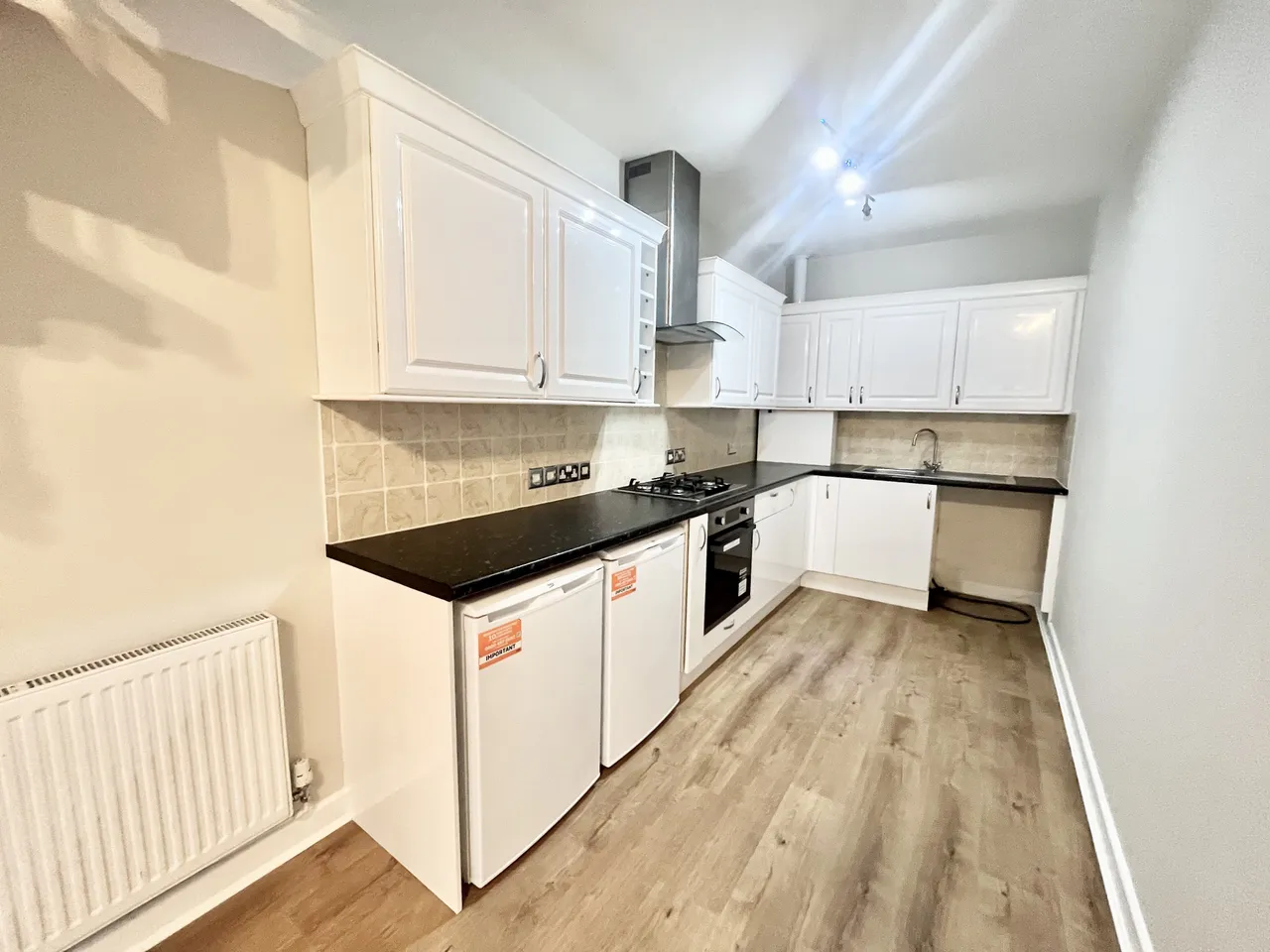 Spacious Two Bedroom Maisonette, DT4, photo 4