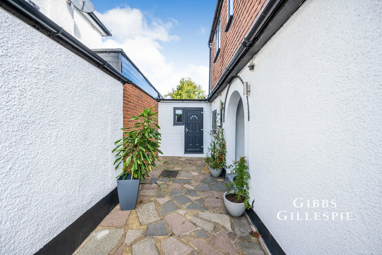 Wimborne Drive, Pinner Fees Apply, HA5, photo 2
