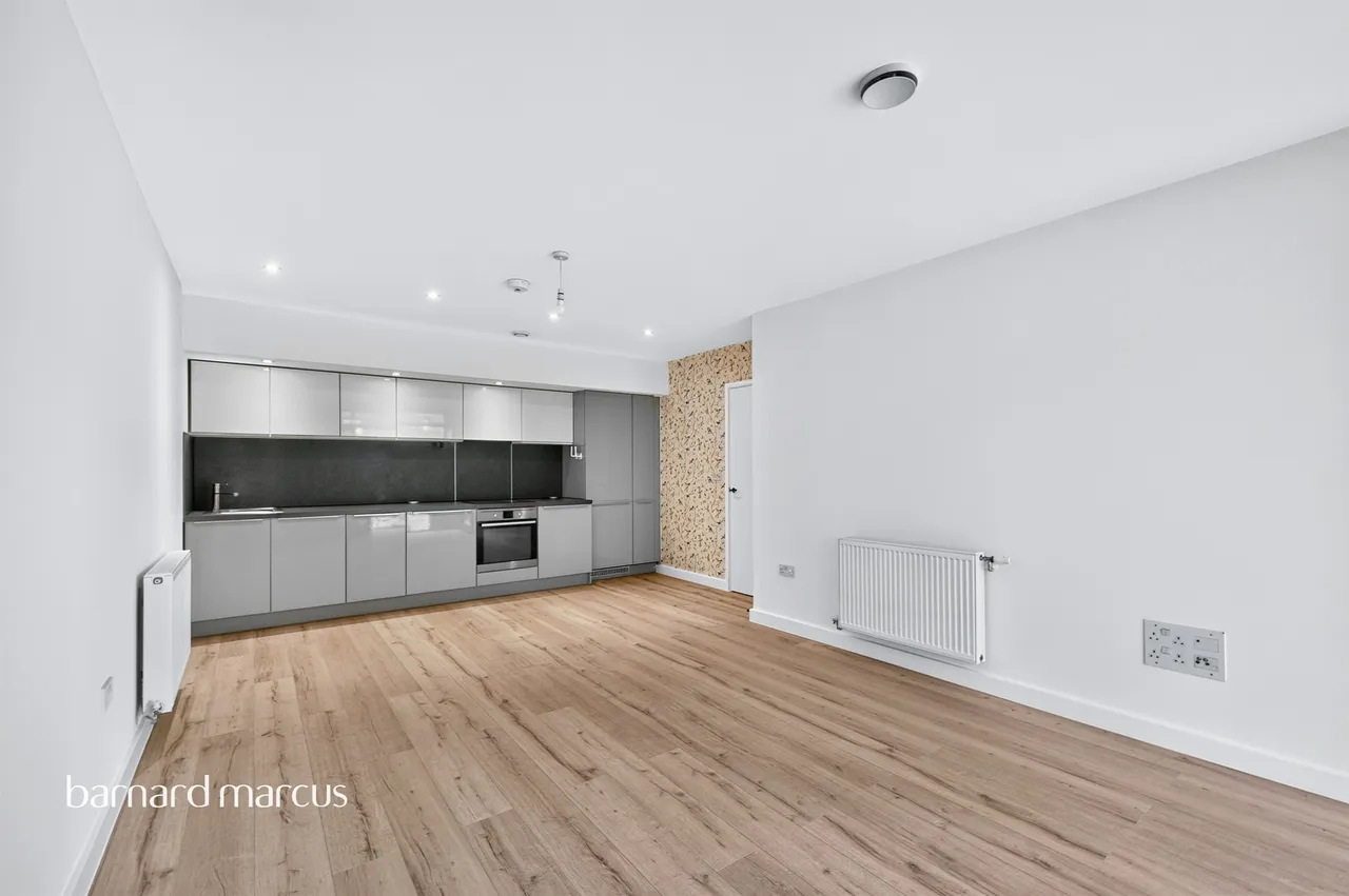 Lakeside Drive, London, NW10, photo 6