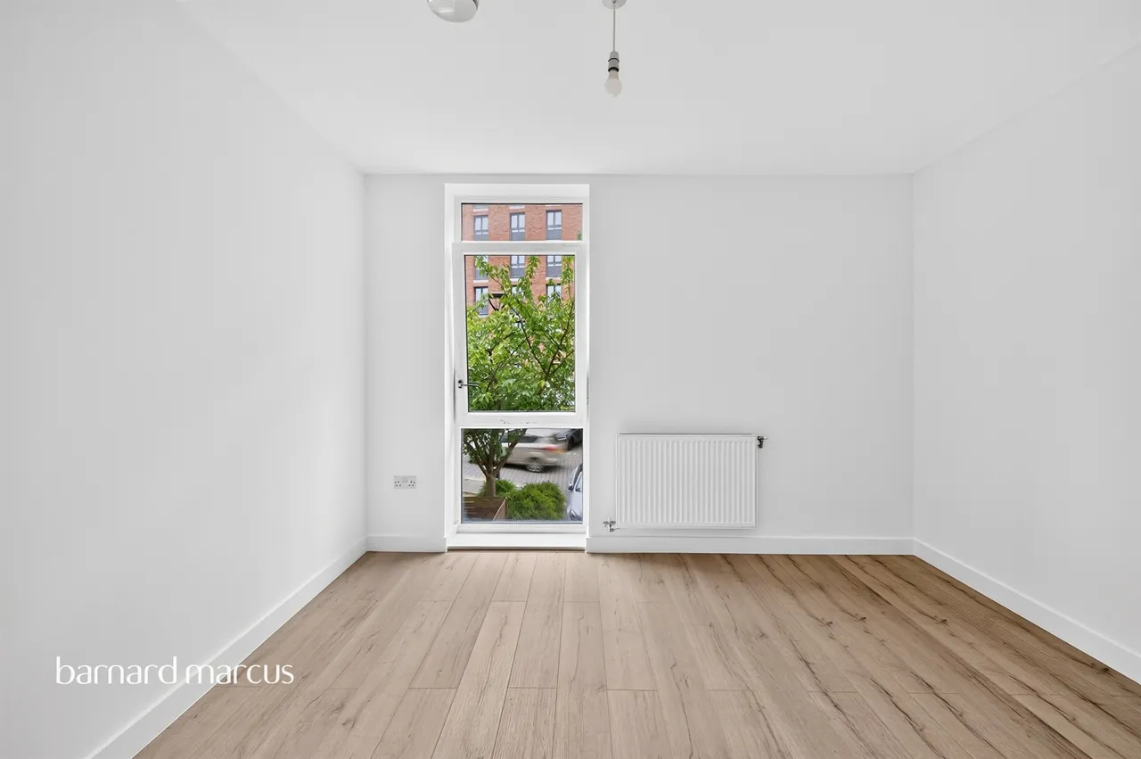 Lakeside Drive, London, NW10, photo 16