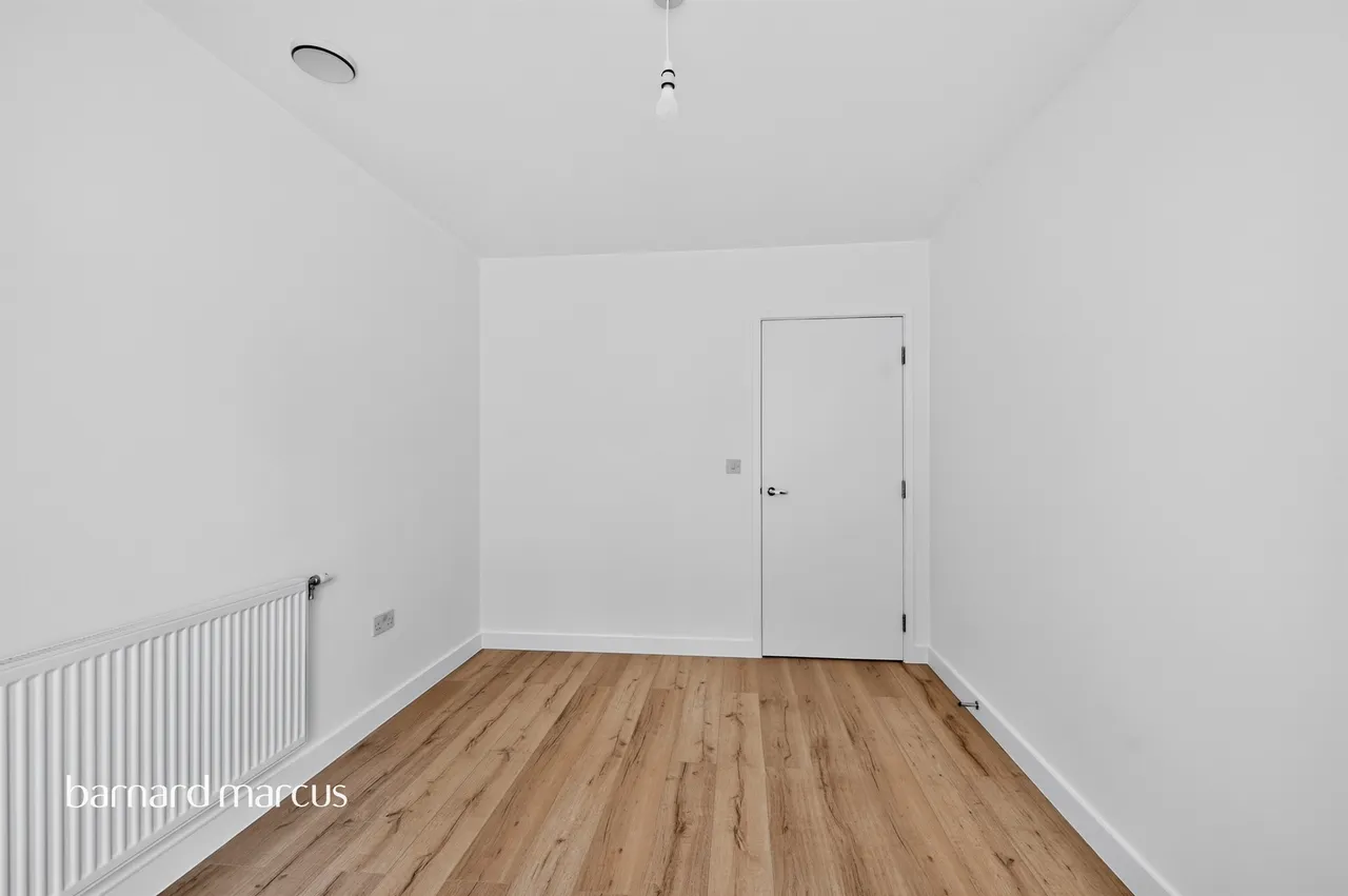 Lakeside Drive, London, NW10, photo 11