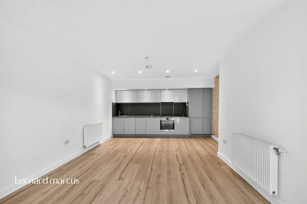 Lakeside Drive, London, NW10, photo 7