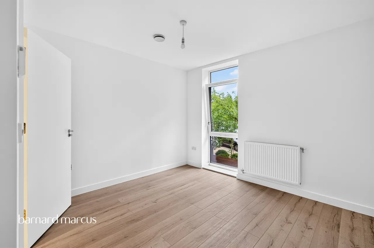 Lakeside Drive, London, NW10, photo 15