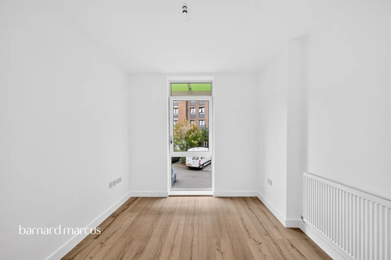 Lakeside Drive, London, NW10, photo 10