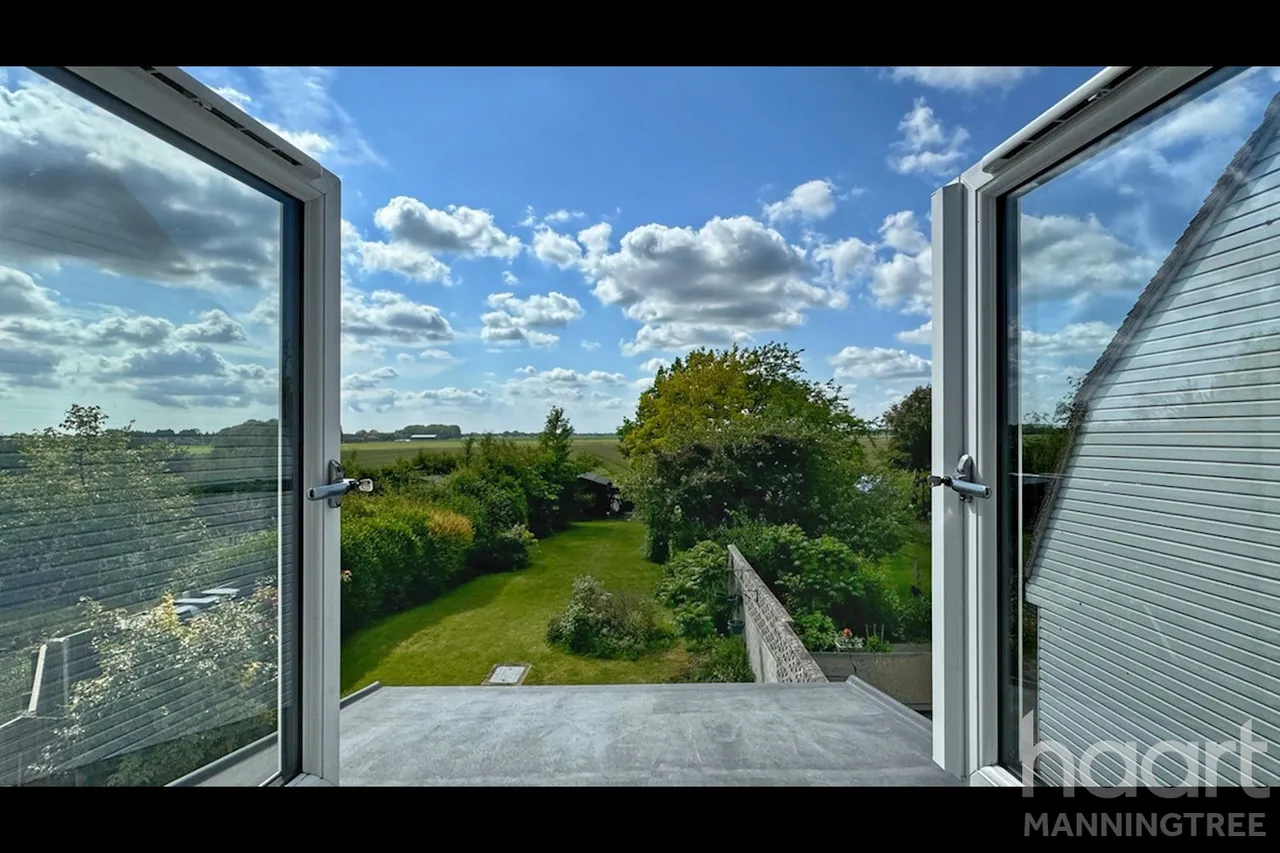 Clacton Road, Horsley Cross, CO11, photo 11