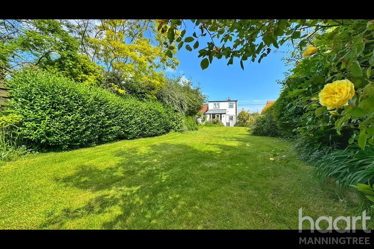 Clacton Road, Horsley Cross, CO11, photo 6