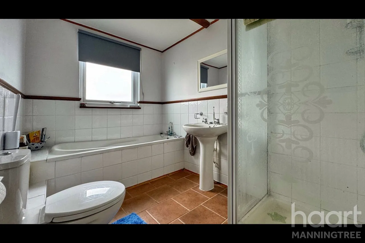 Clacton Road, Horsley Cross, CO11, photo 13