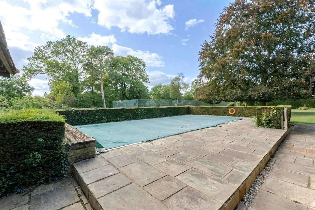 Village Road, Denham, UB9, photo 50