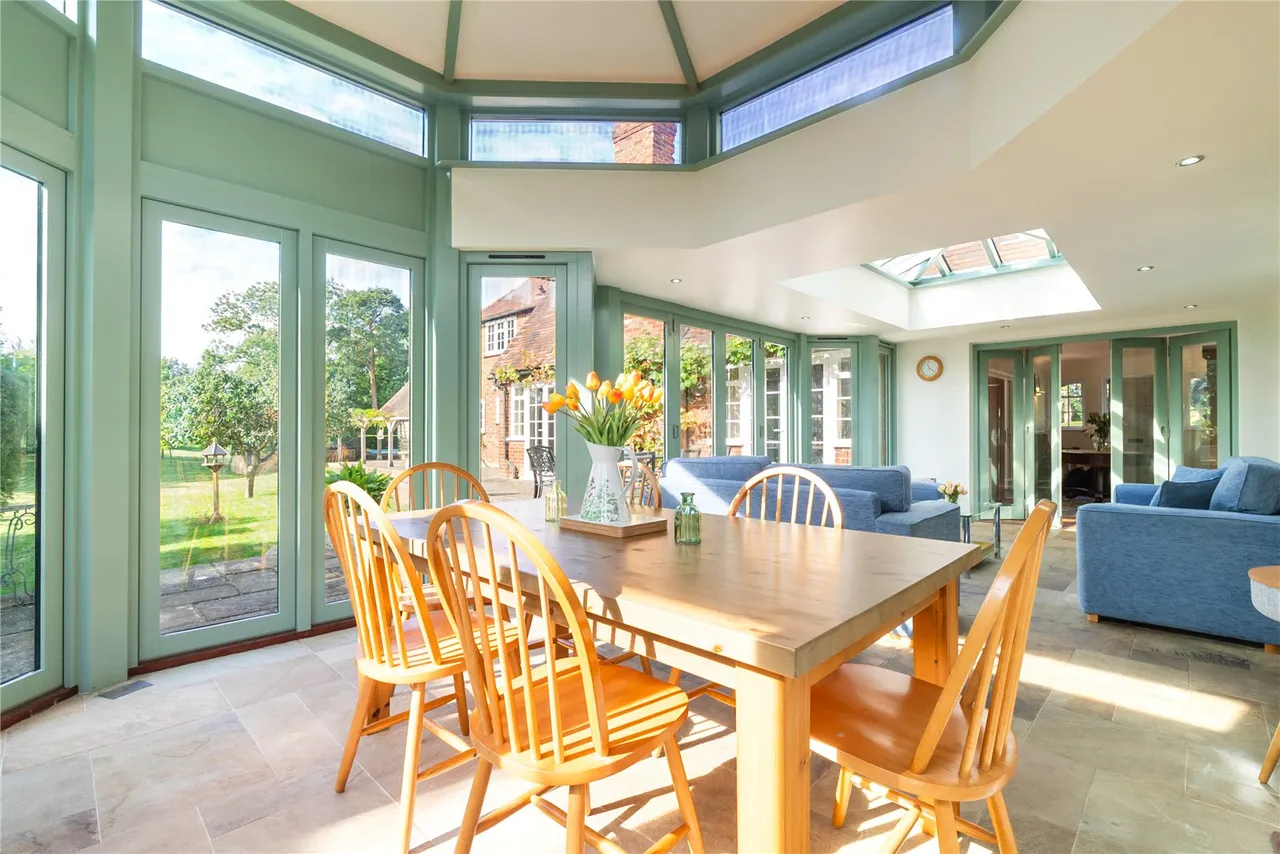 Village Road, Denham, UB9, photo 19