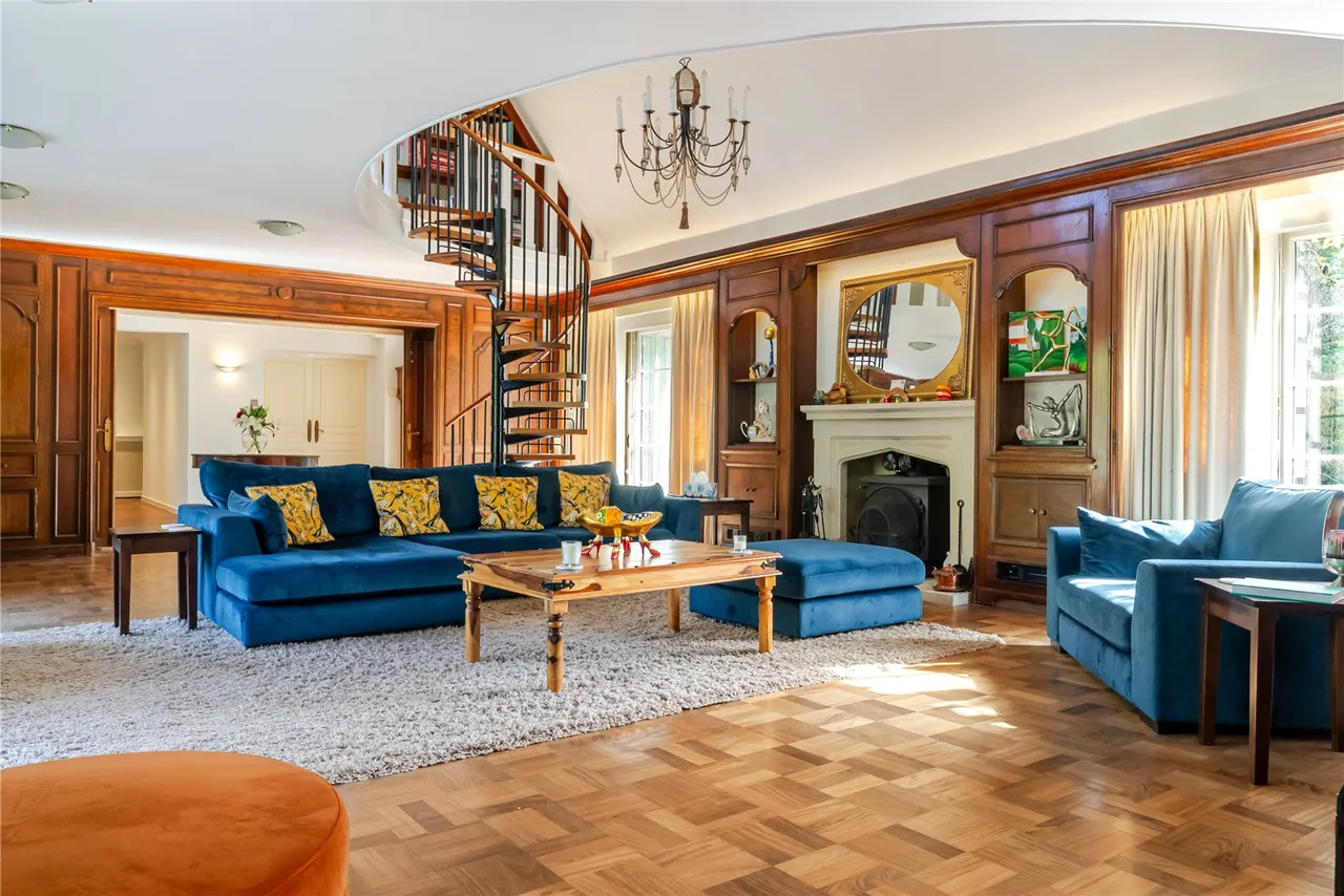 Village Road, Denham, UB9, photo 6