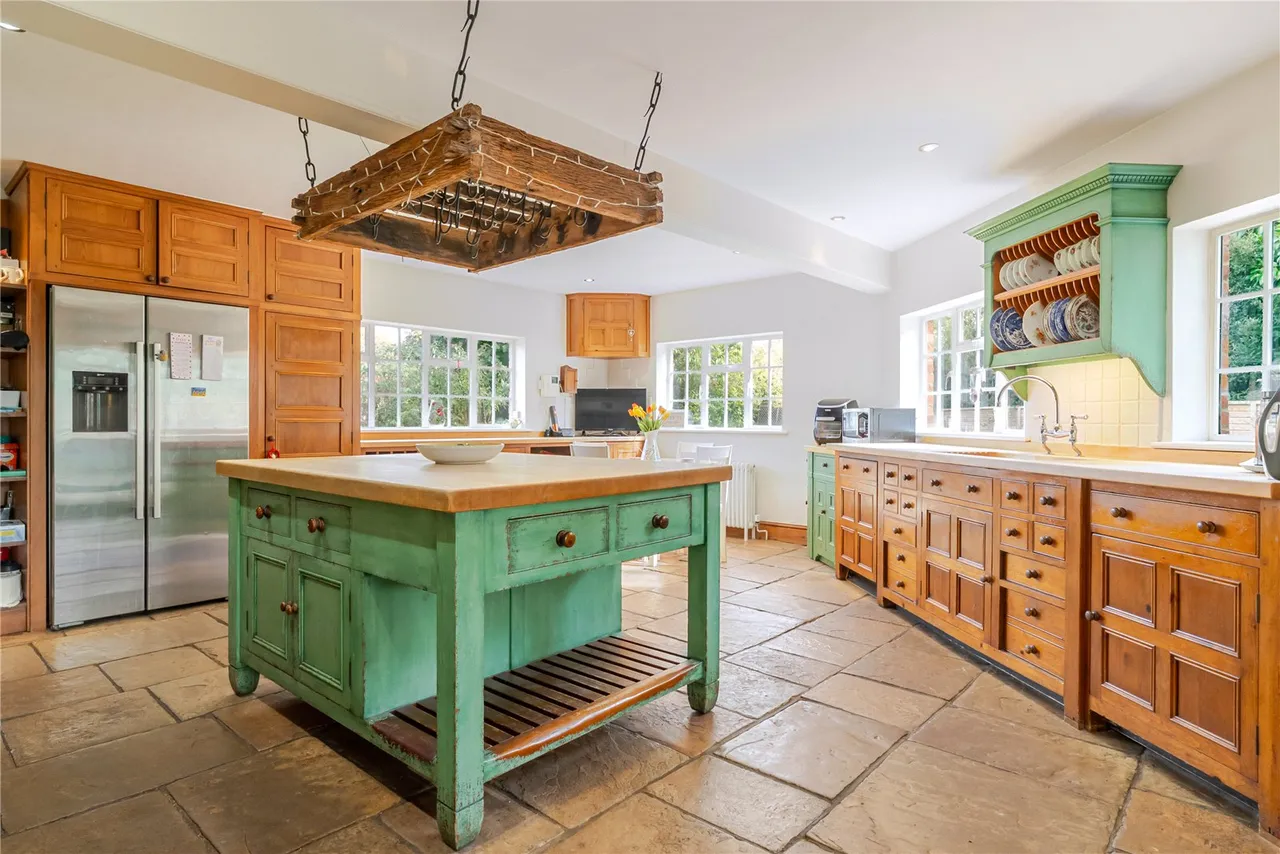 Village Road, Denham, UB9, photo 14