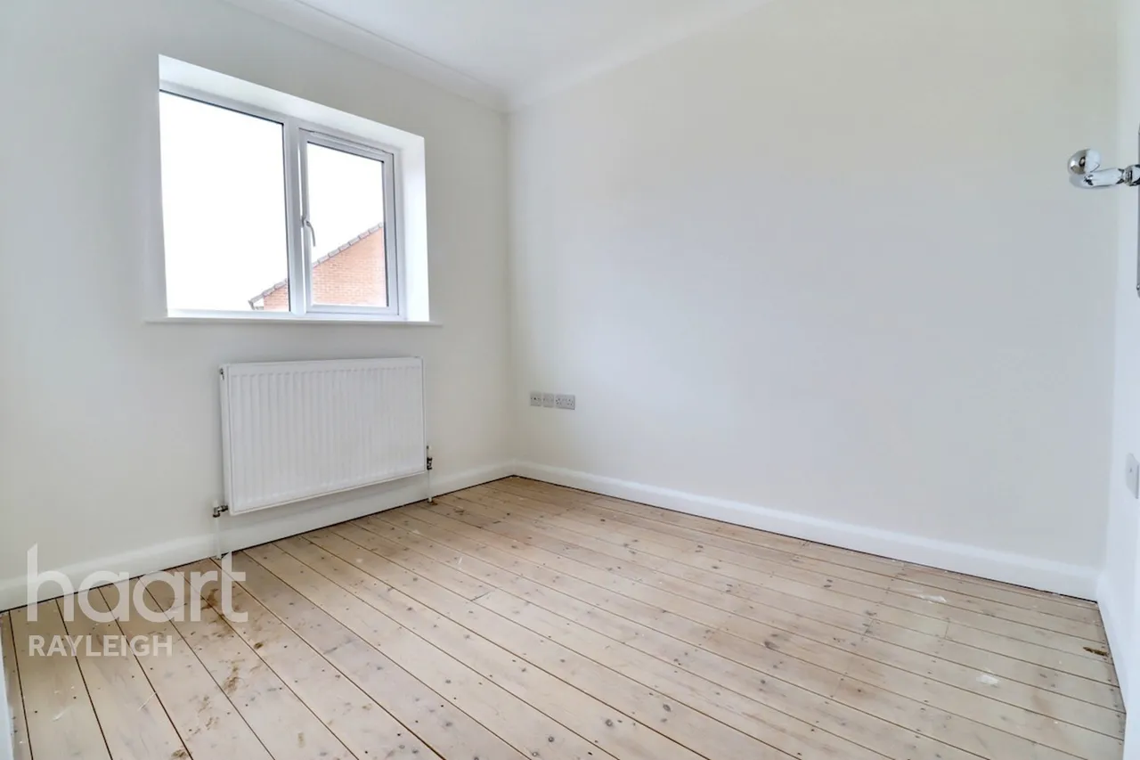 Fairview Crescent, Rayleigh, SS6, photo 8