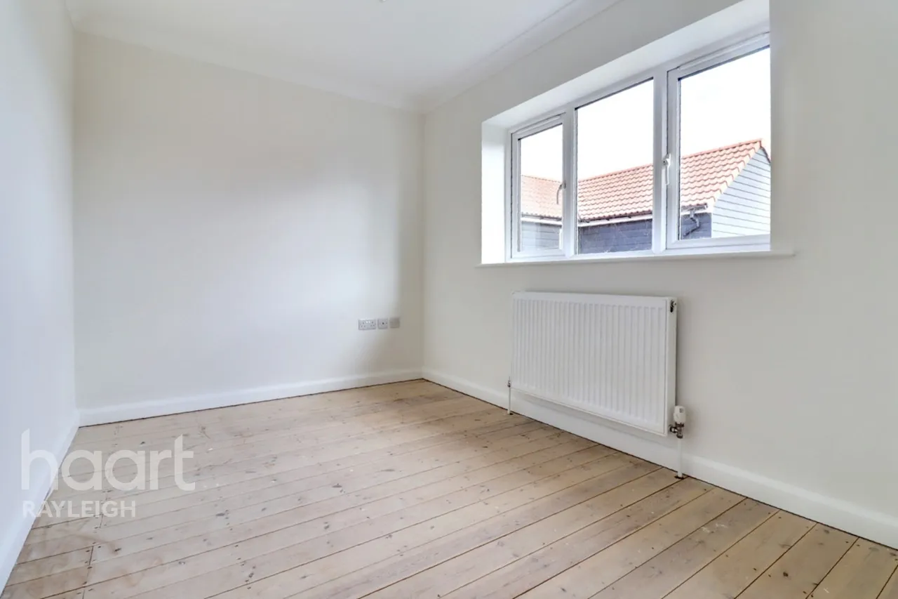 Fairview Crescent, Rayleigh, SS6, photo 9