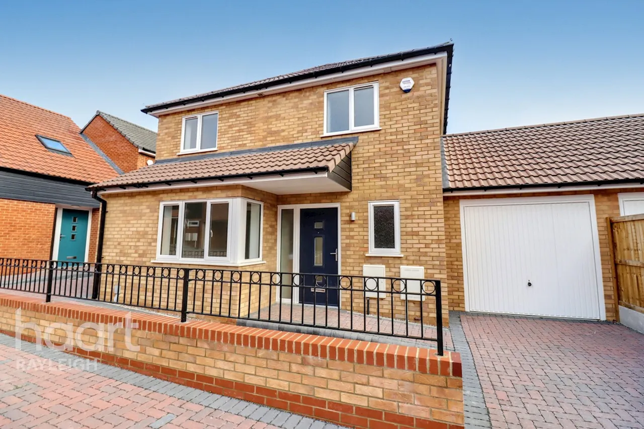Fairview Crescent, Rayleigh, SS6, photo 13