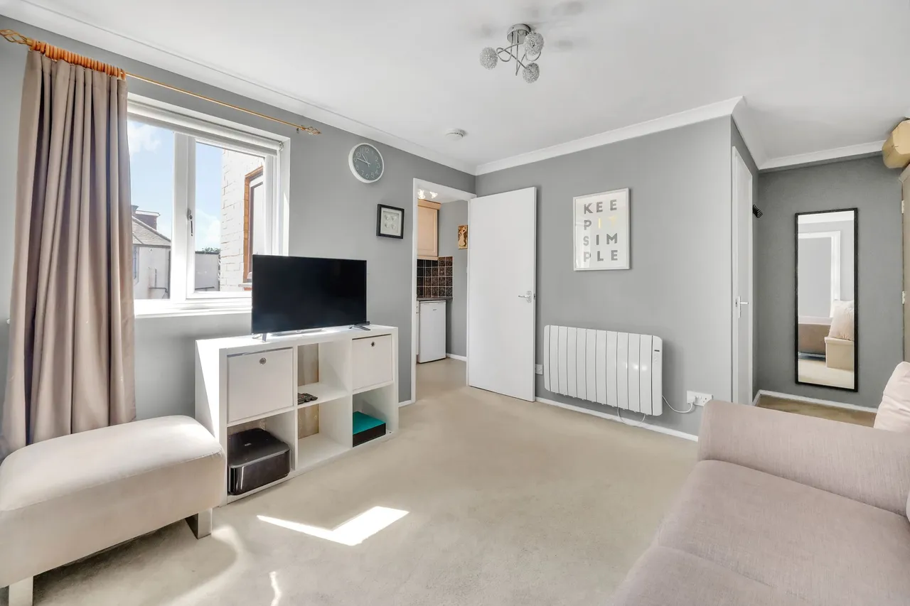 Draycott Close, London, NW2, photo 8