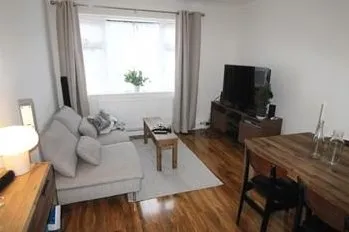 Warham Road, South Croydon, photo 2