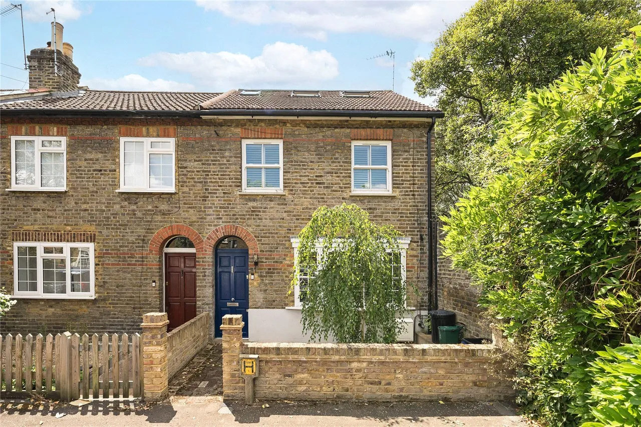 2 bed house for sale, Alexandra Road, Kew, TW9