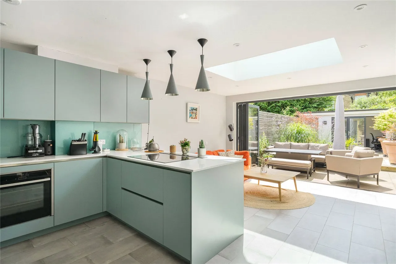 Alexandra Road, Kew, TW9, photo 2