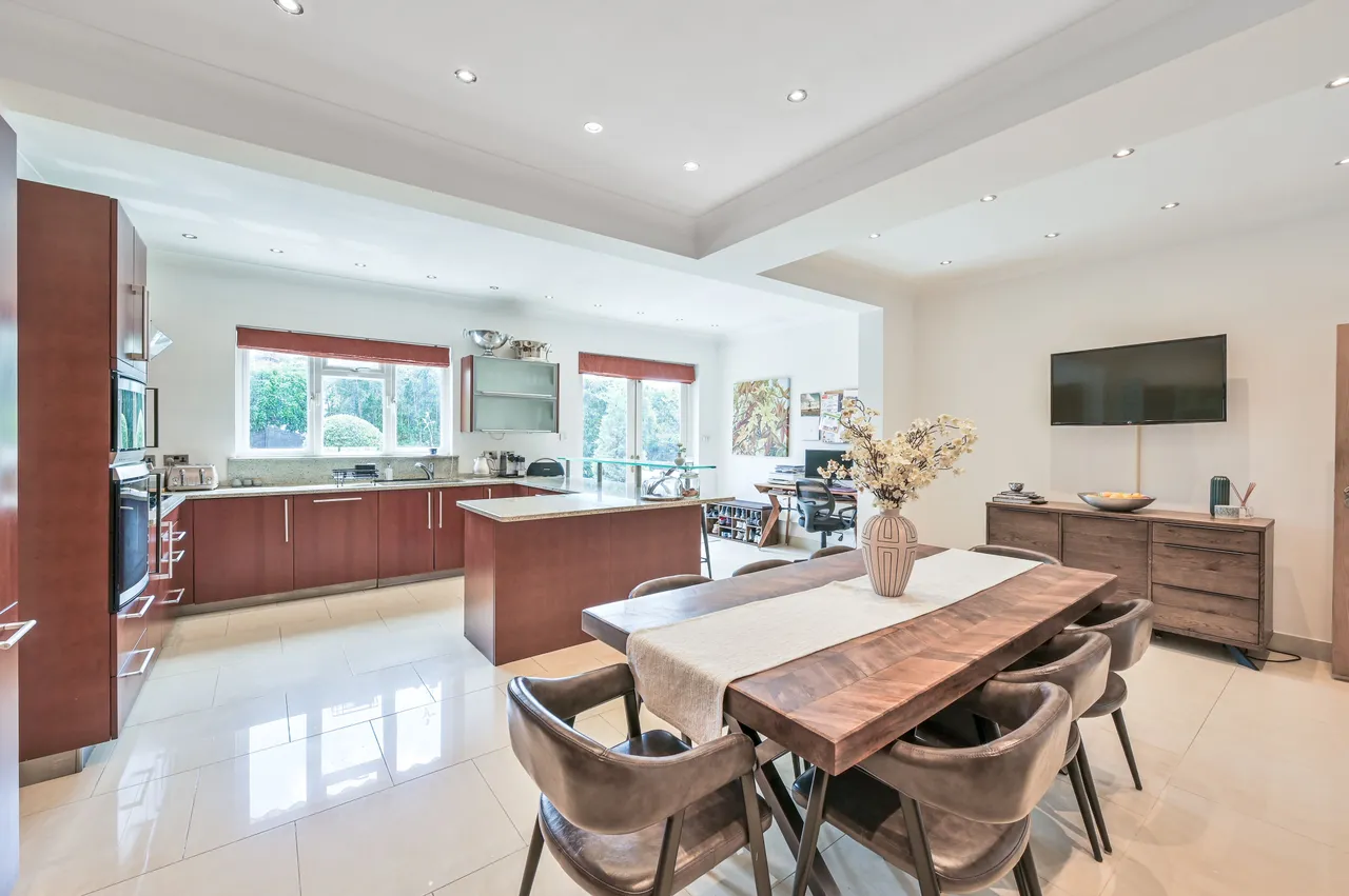14 Orchard Avenue, London, photo 11
