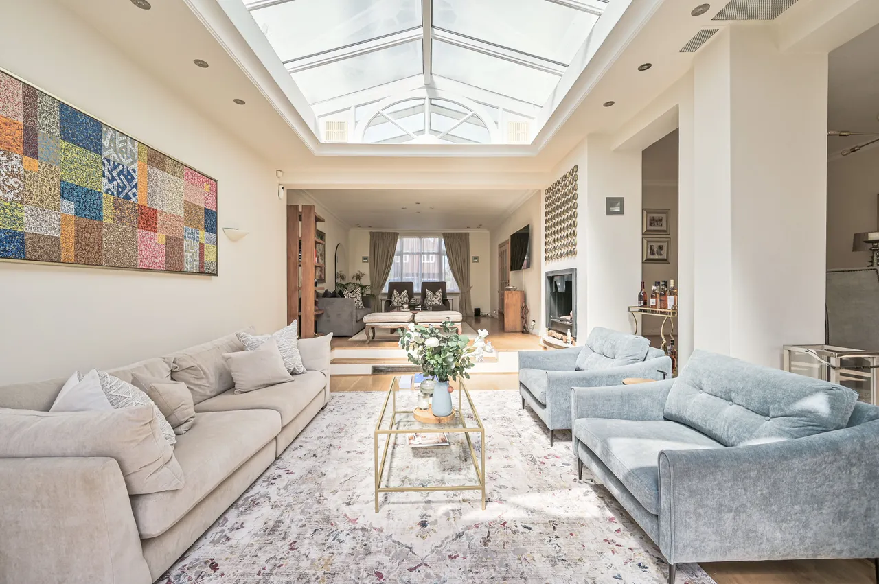 14 Orchard Avenue, London, photo 9