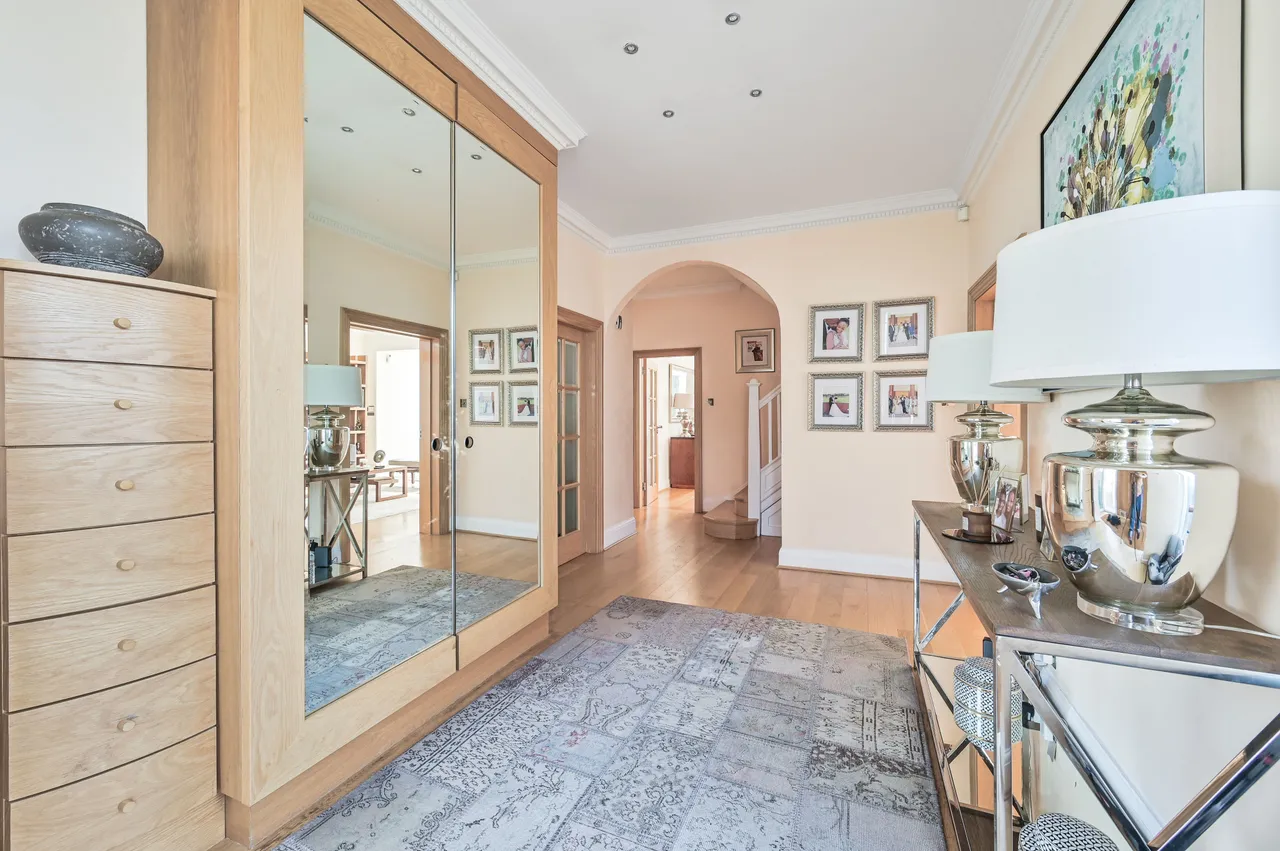 14 Orchard Avenue, London, photo 6