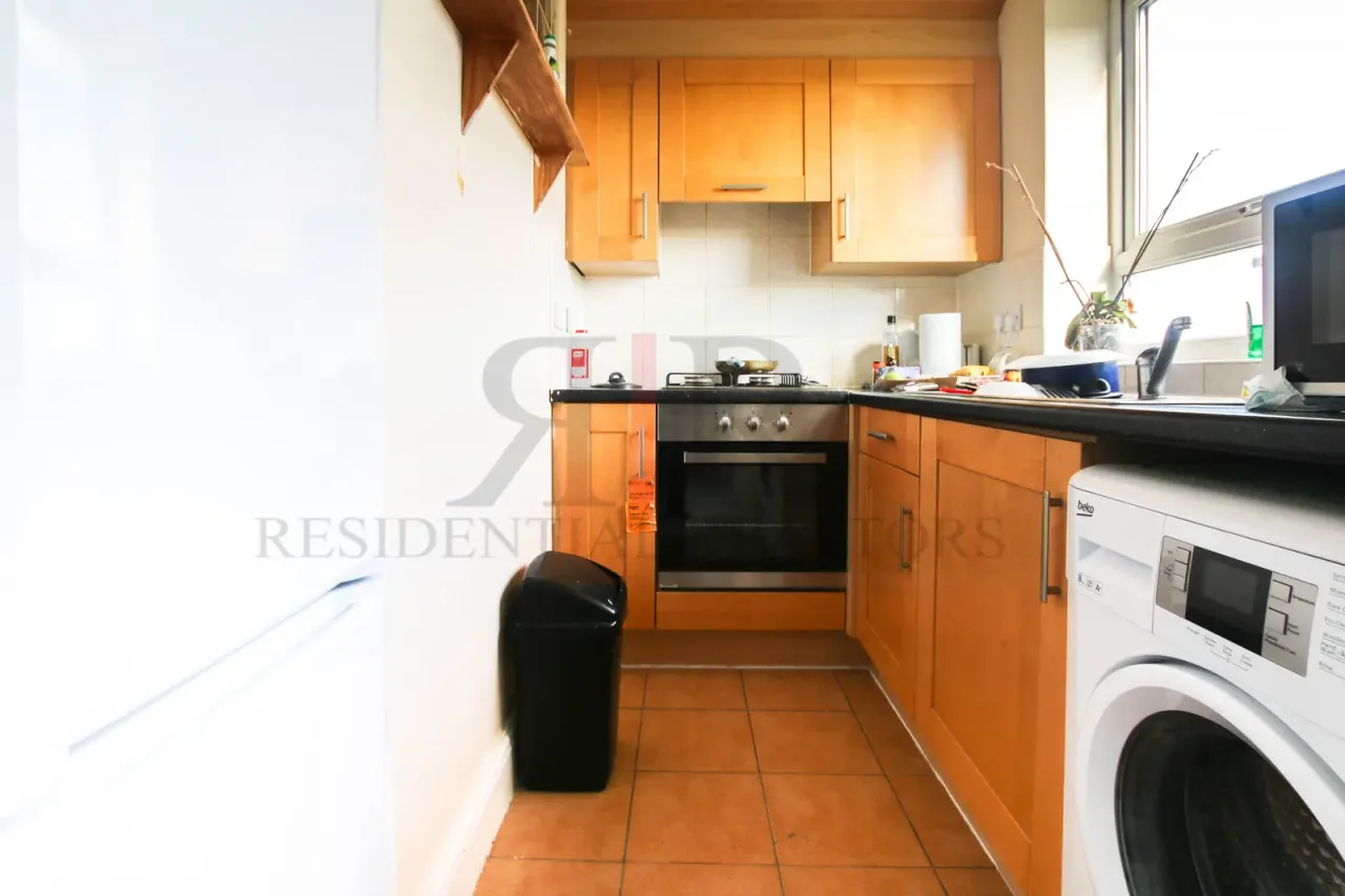 Carteret Way, London, SE8, photo 2