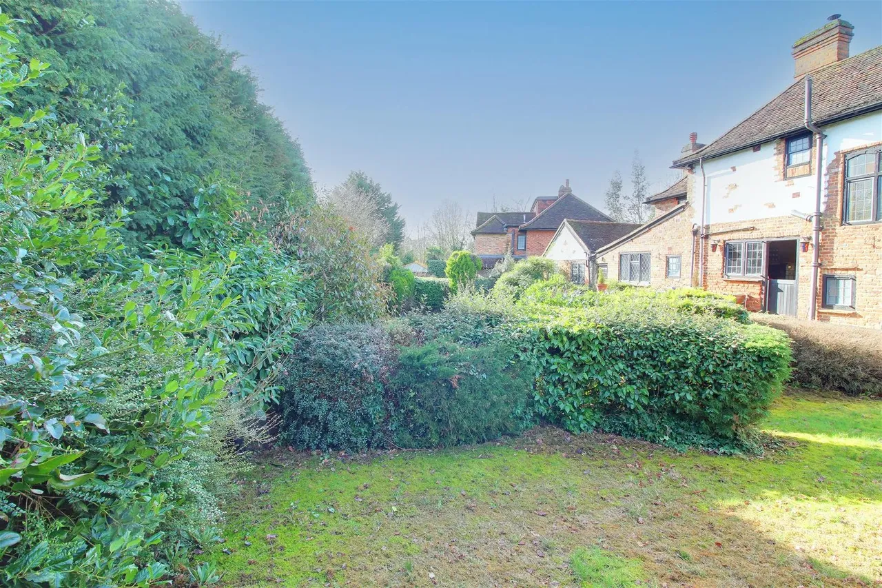 4 Great North Road, Brookmans Park AL9 6NF, photo 28