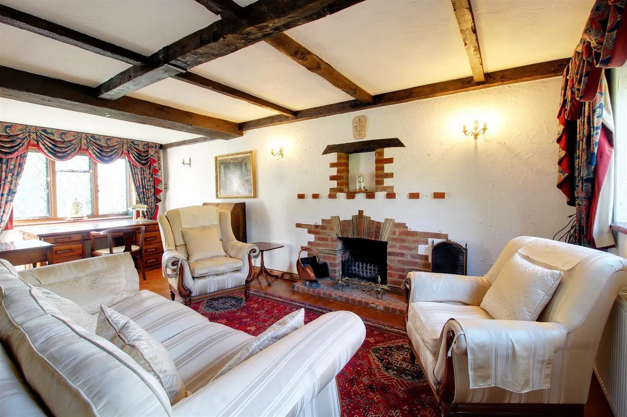4 Great North Road, Brookmans Park AL9 6NF, photo 6