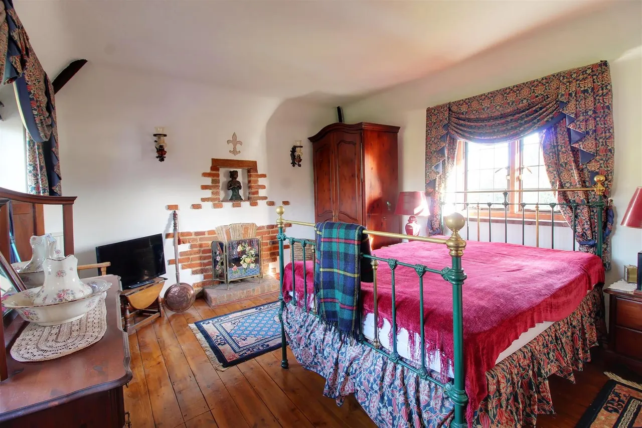 4 Great North Road, Brookmans Park AL9 6NF, photo 9
