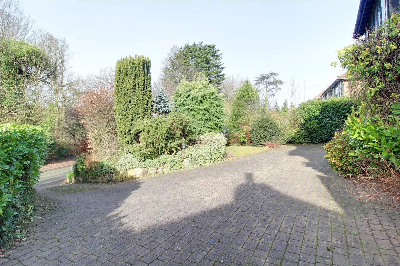 4 Great North Road, Brookmans Park AL9 6NF, photo 31