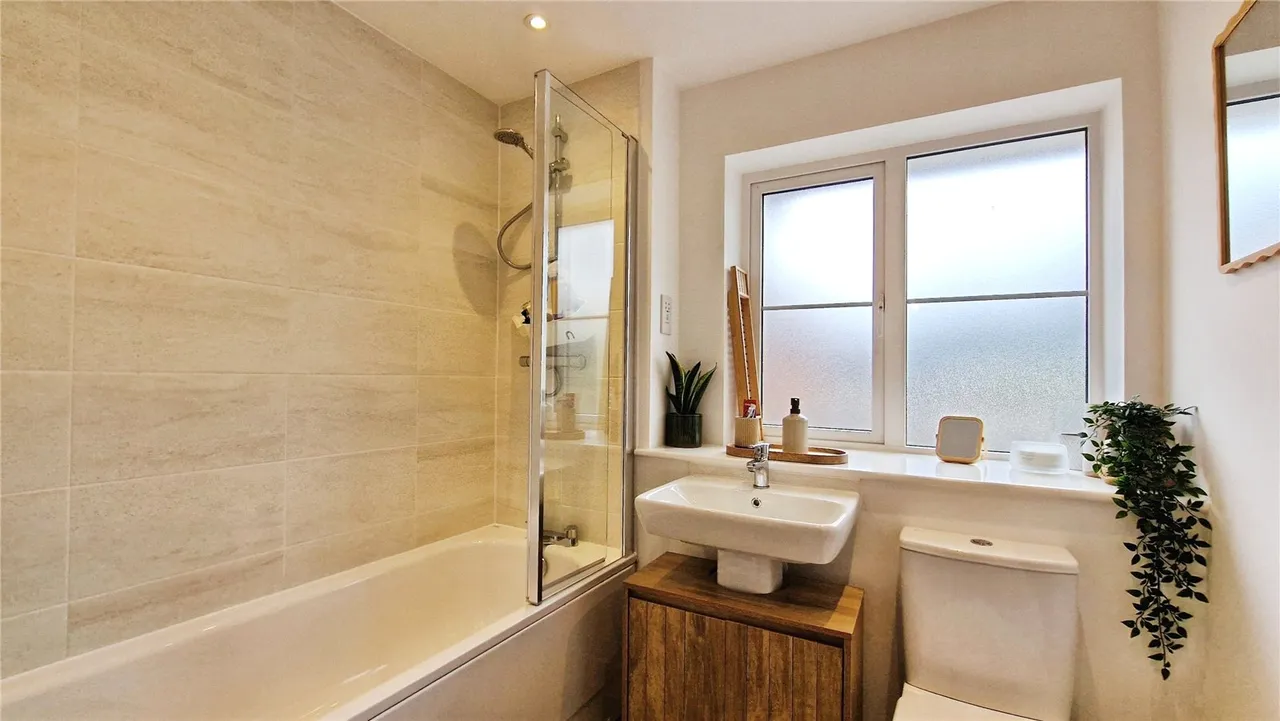 Sumner Chase, Binfield, RG42, photo 12