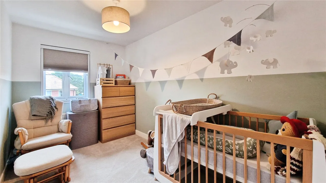 Sumner Chase, Binfield, RG42, photo 10