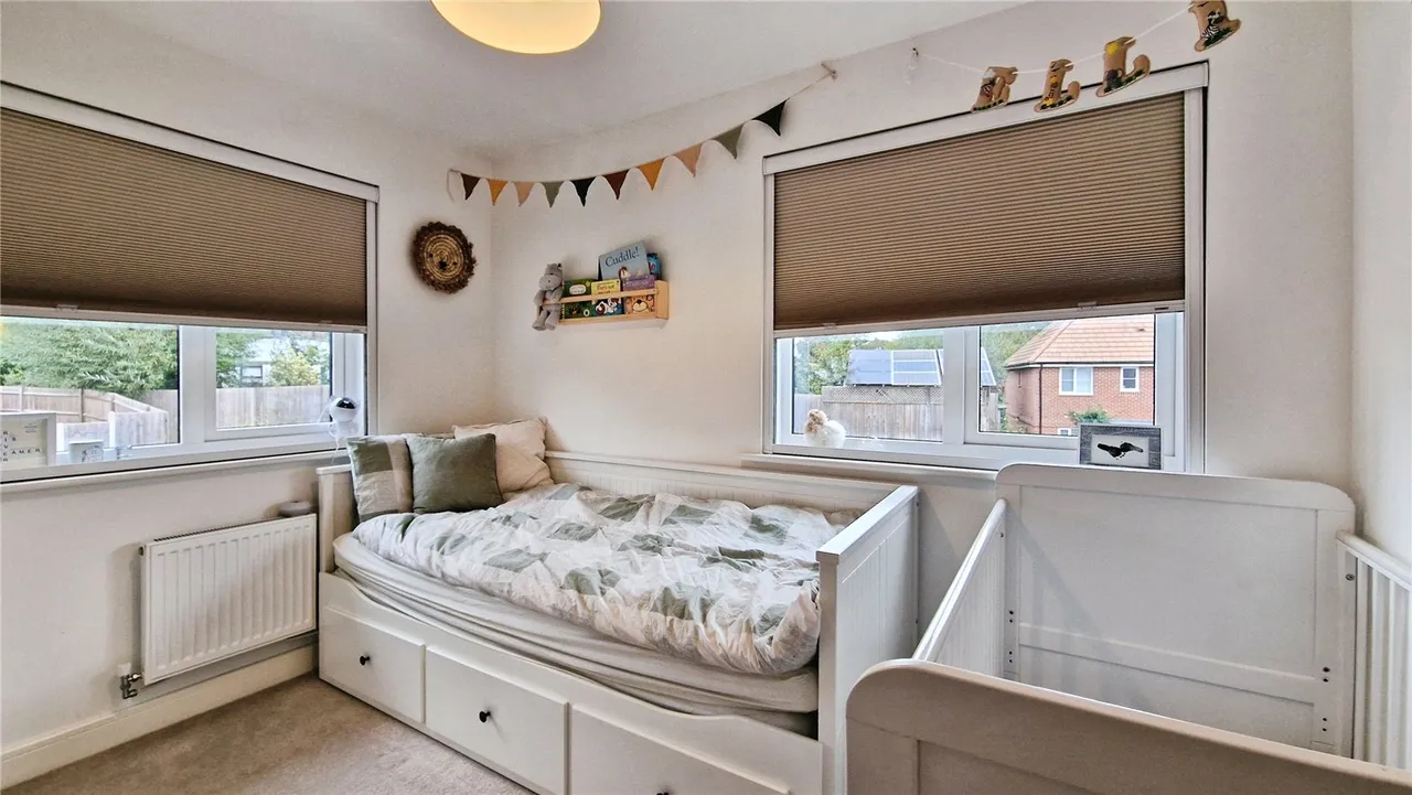 Sumner Chase, Binfield, RG42, photo 9
