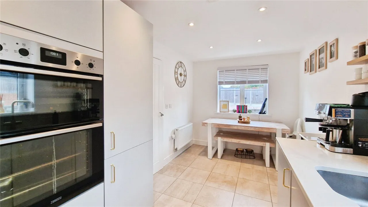 Sumner Chase, Binfield, RG42, photo 4