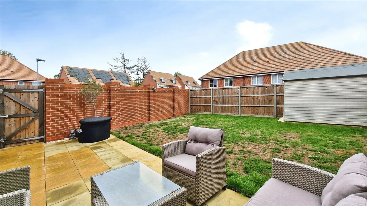 Sumner Chase, Binfield, RG42, photo 14