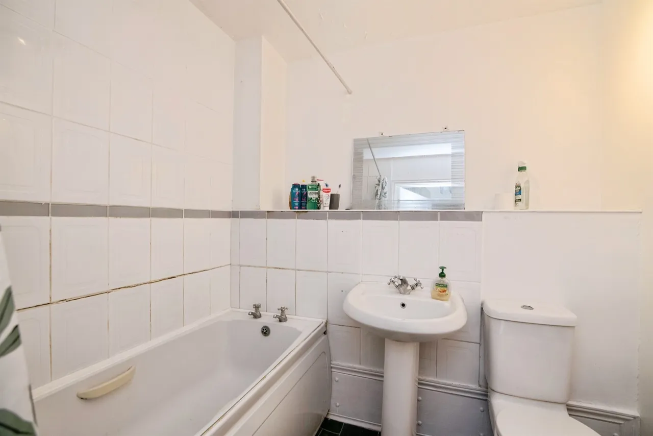 Ferguson Drive, Tipton, DY4, photo 13