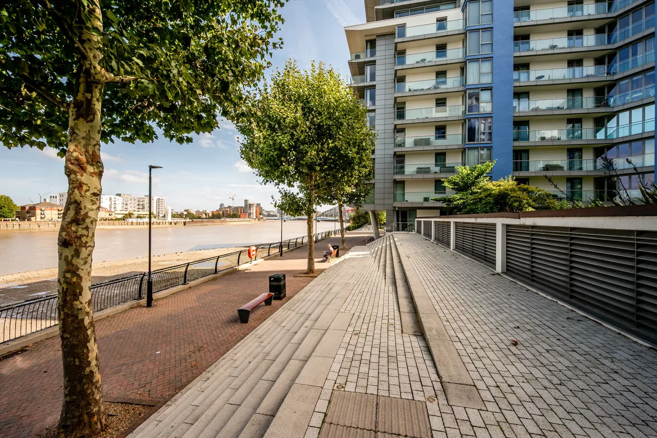 London, SW18, photo 23