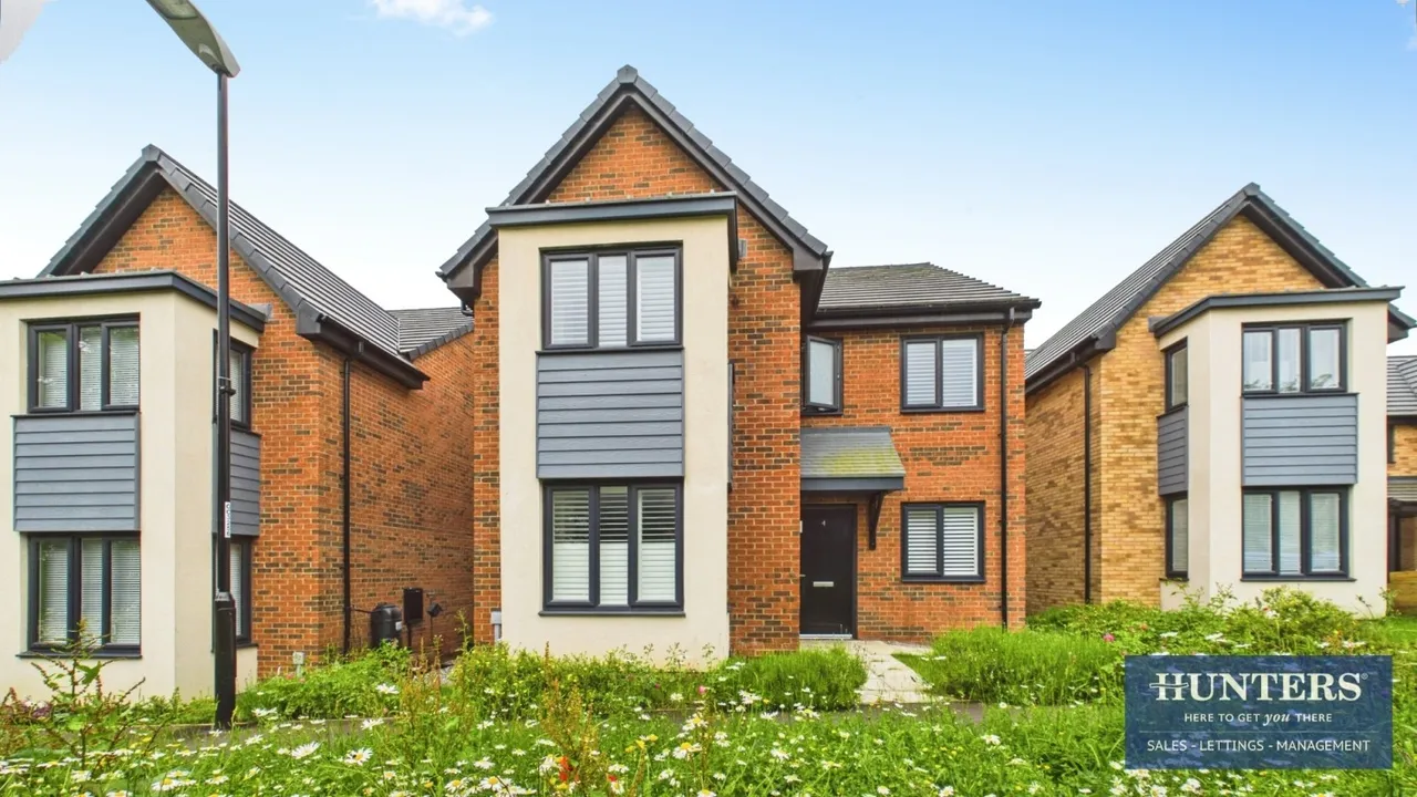 4 bed house for sale, Angelica Gardens, Moorside, SR3