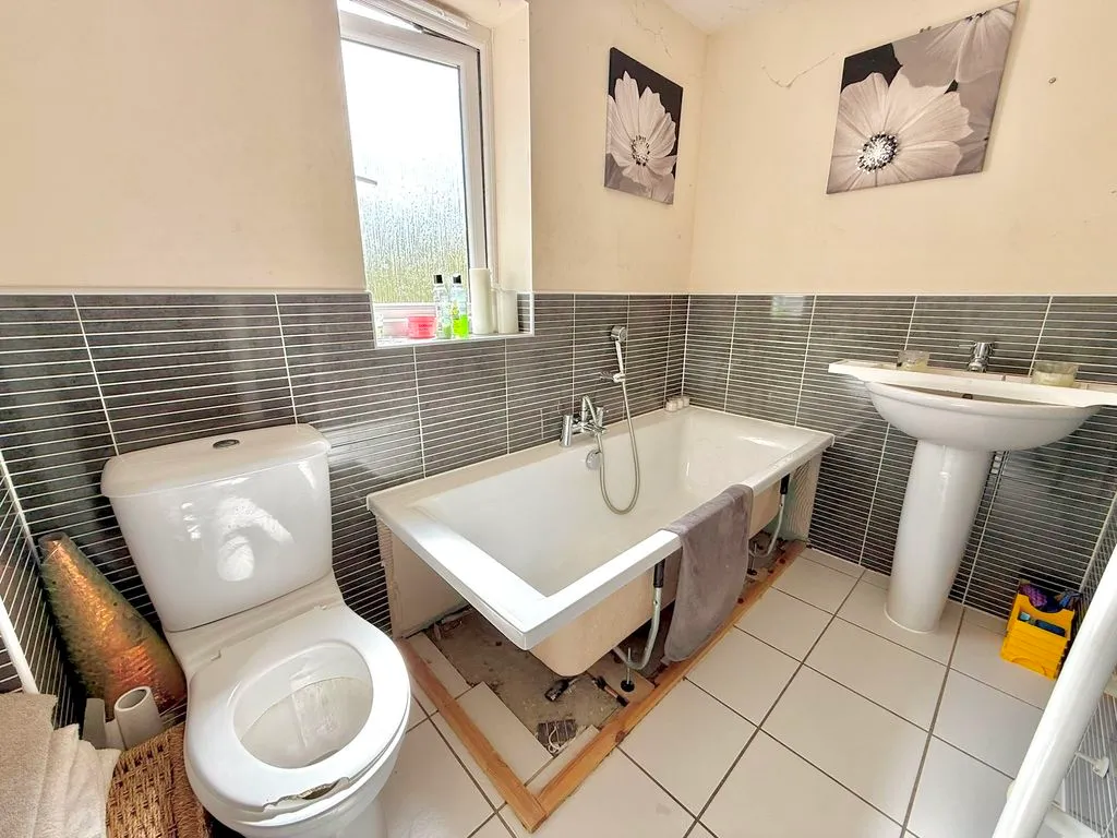 Fieldstone, Houghton Regis LU5 5QU, photo 13