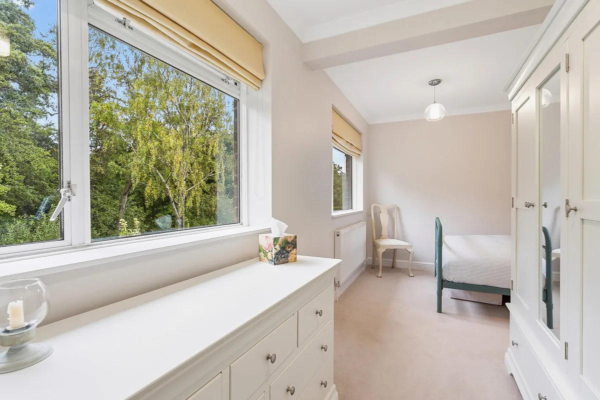 Cabrera Avenue, Virginia Water, GU25, photo 27