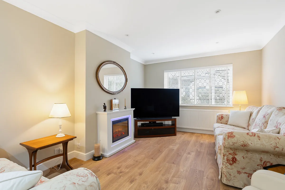 Cabrera Avenue, Virginia Water, GU25, photo 4