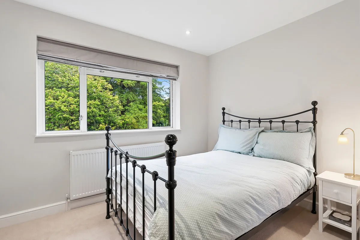 Cabrera Avenue, Virginia Water, GU25, photo 25