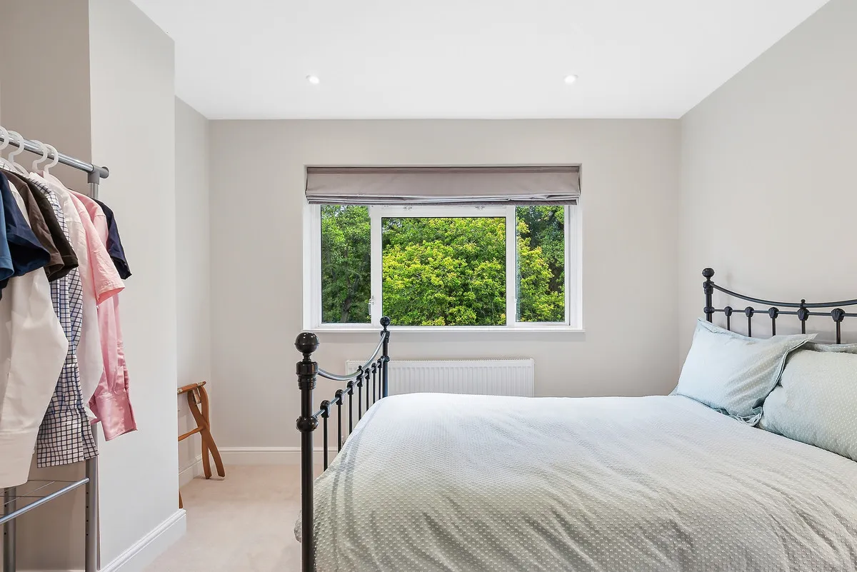 Cabrera Avenue, Virginia Water, GU25, photo 9