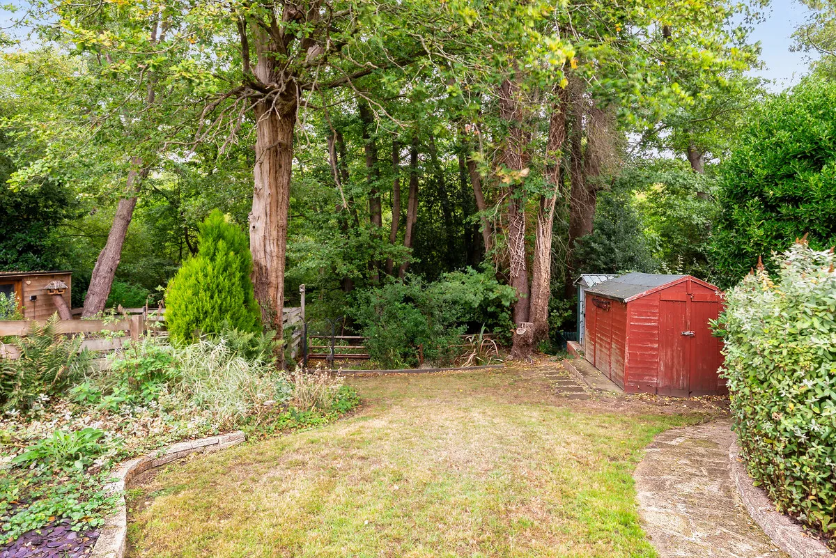 Cabrera Avenue, Virginia Water, GU25, photo 28