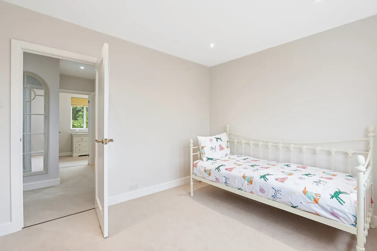 Cabrera Avenue, Virginia Water, GU25, photo 26